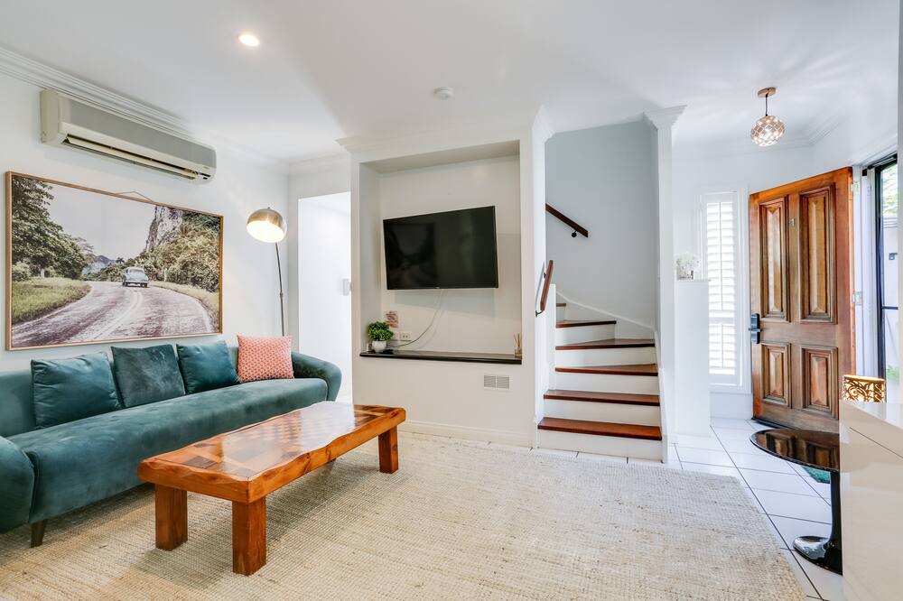 Photo of Livingroom in Hamilton
