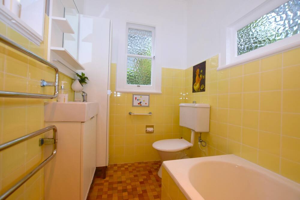Photo of Bathroom in Katoomba