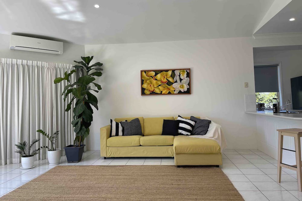 Photo of Livingroom in Suffolk Park