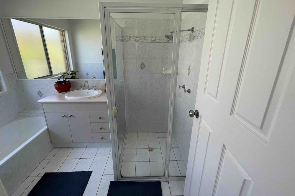 Photo of Bathroom in Suffolk Park
