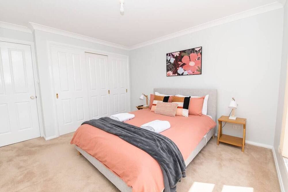 Photo of Bedroom in Orange