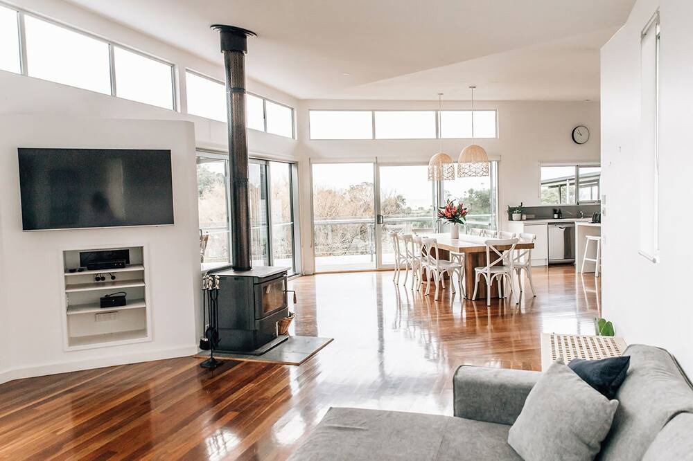 Photo of Livingroom in Kennett River