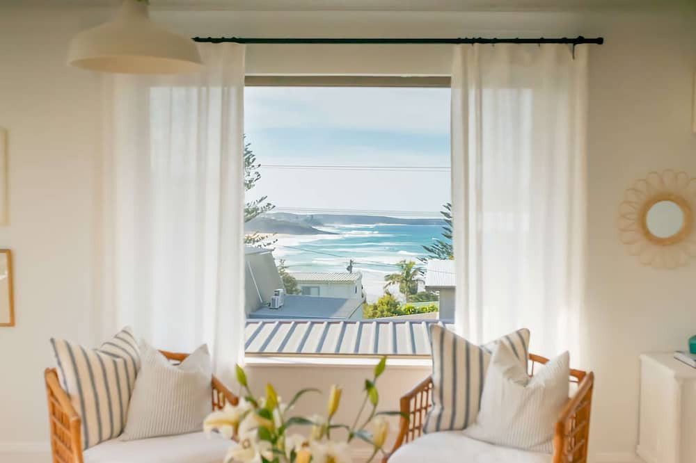 Photo of Livingroom in Dolphin Point
