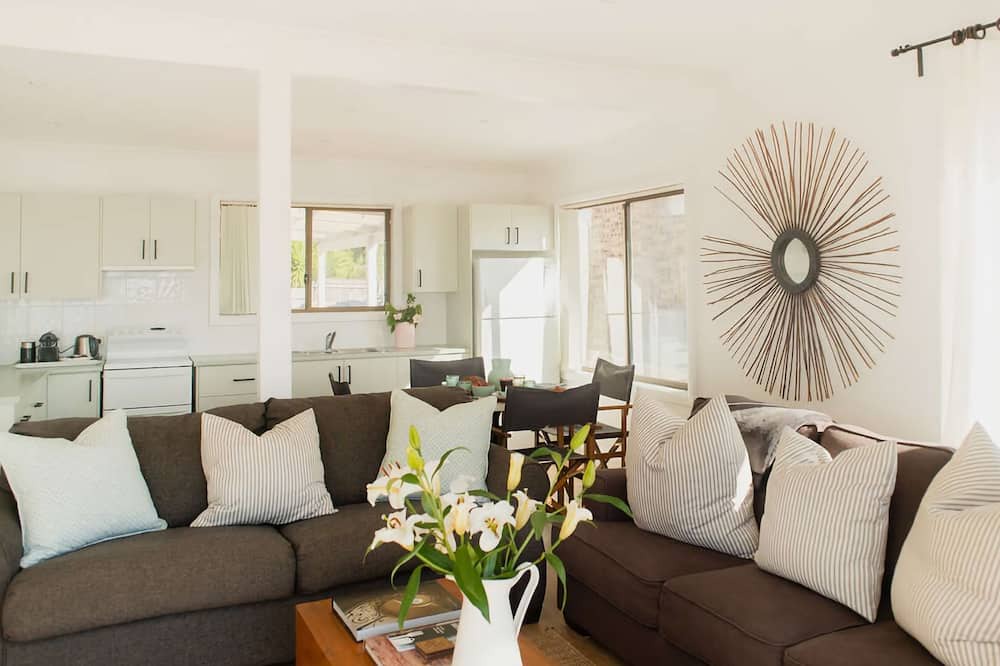 Photo of Livingroom in Dolphin Point
