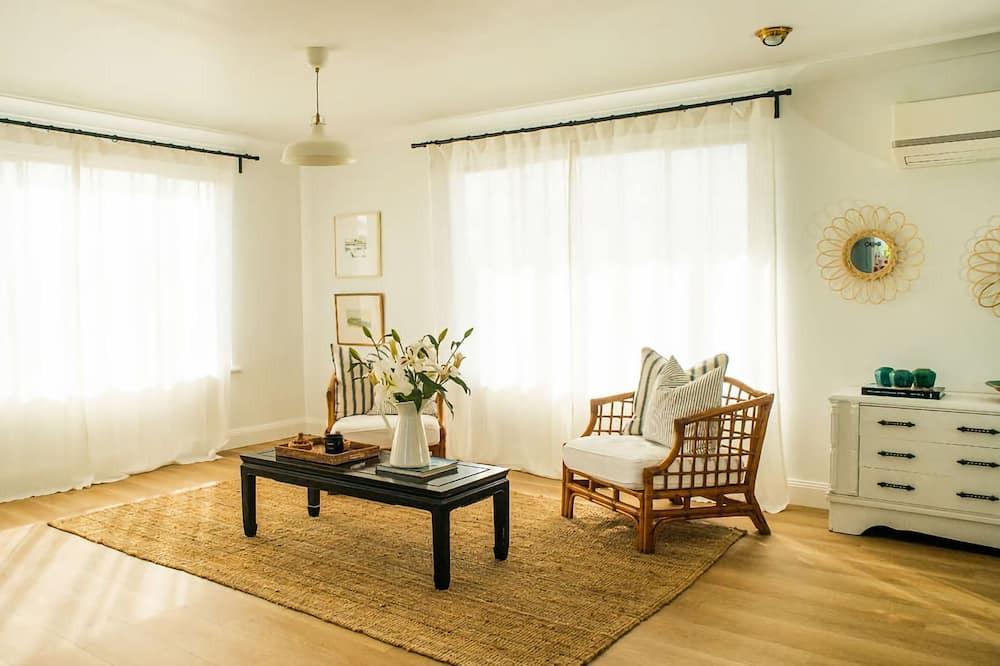 Photo of Livingroom in Dolphin Point