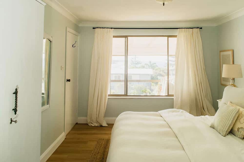 Photo of Bedroom in Dolphin Point