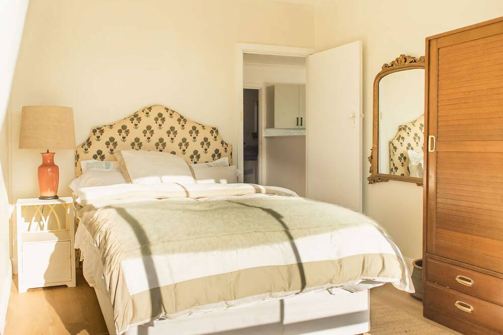 Photo of Bedroom in Dolphin Point