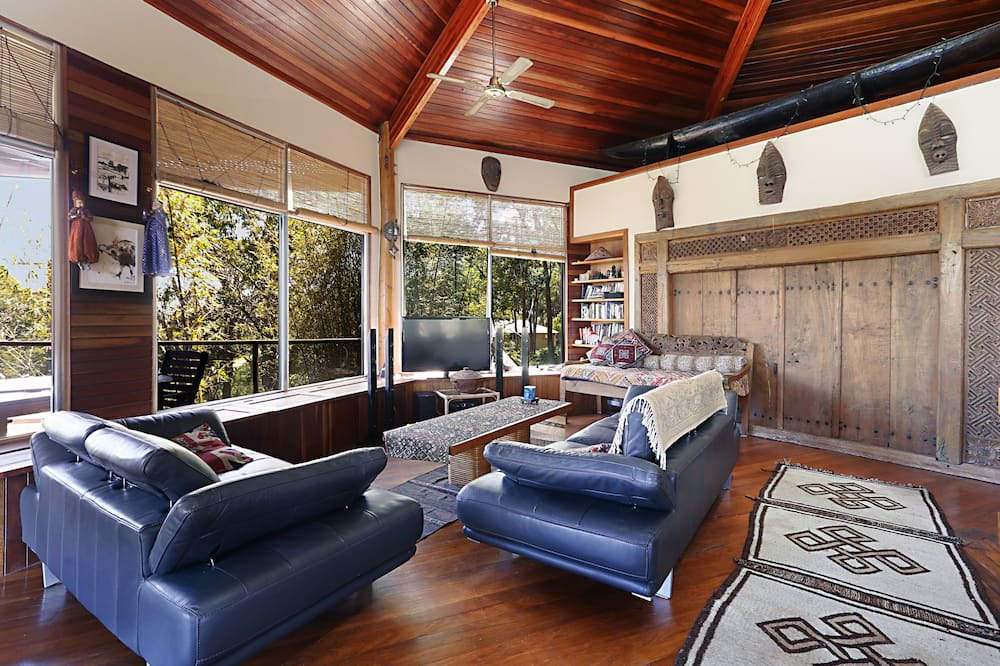 Photo of Livingroom in North Arm Cove