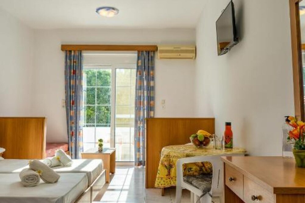 Photo of Bedroom in Asgourou