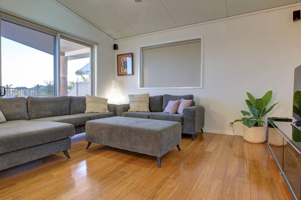 Photo of Livingroom in Exmouth