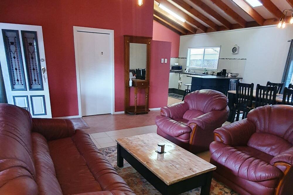 Photo of Livingroom in Aberdare