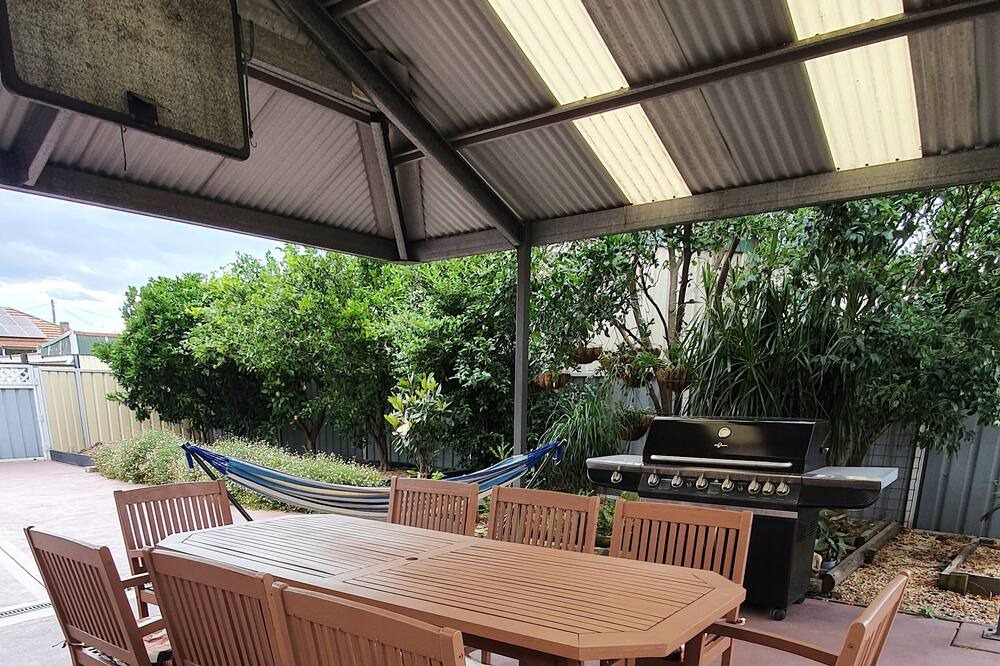 Photo of Patio Balcony in Aberdare
