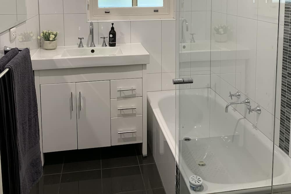 Photo of Bathroom in Tanunda