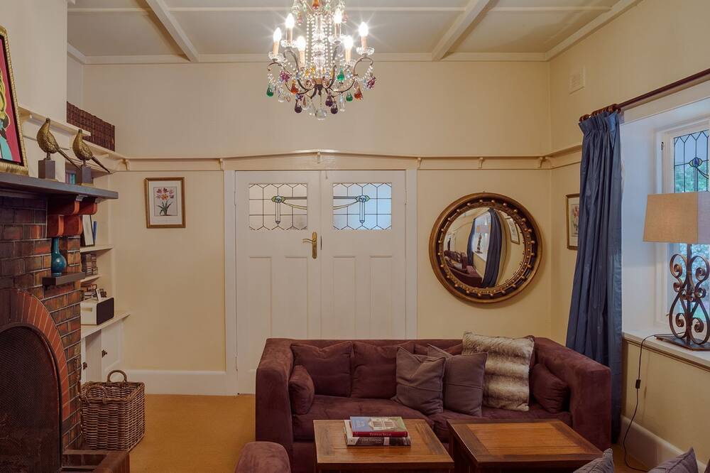 Photo of Livingroom in Red Hill