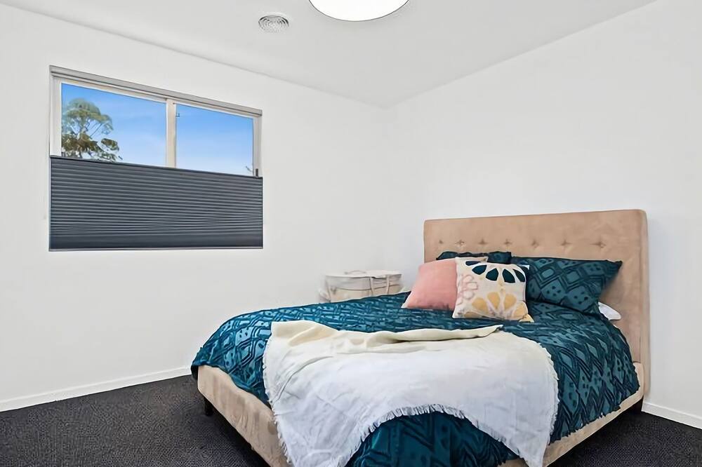 Photo of Bedroom in Denhams Beach