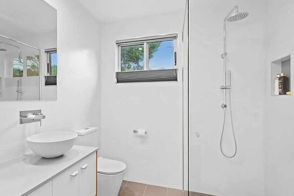 Photo of Bathroom in Denhams Beach