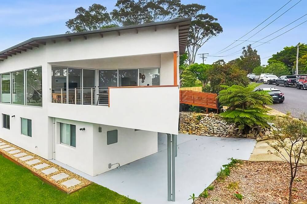 Photo of Outdoor in Denhams Beach