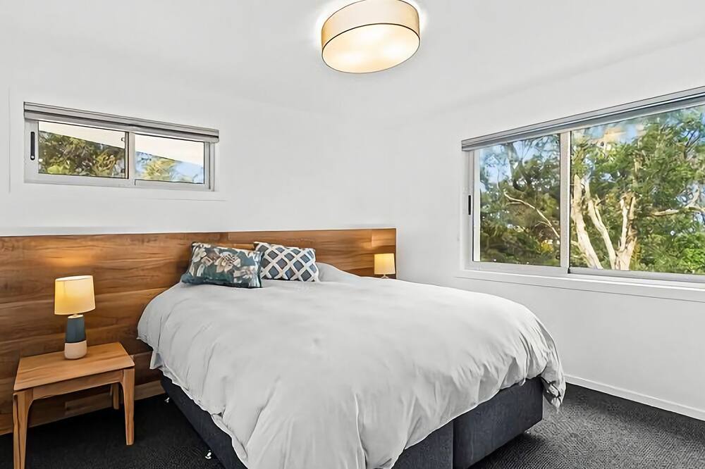 Photo of Bedroom in Denhams Beach