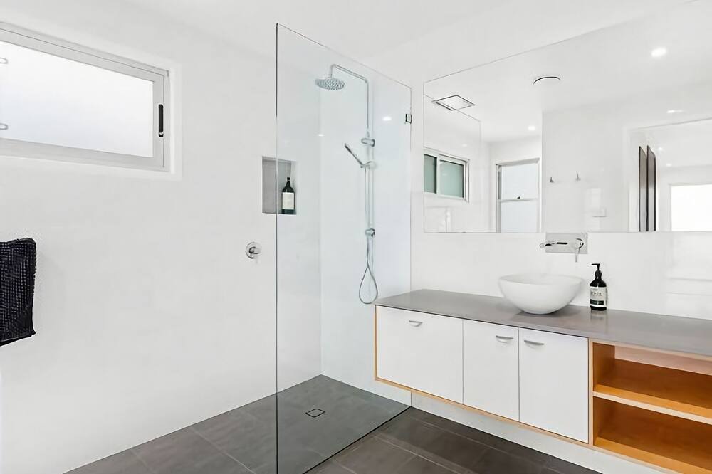 Photo of Bathroom in Denhams Beach