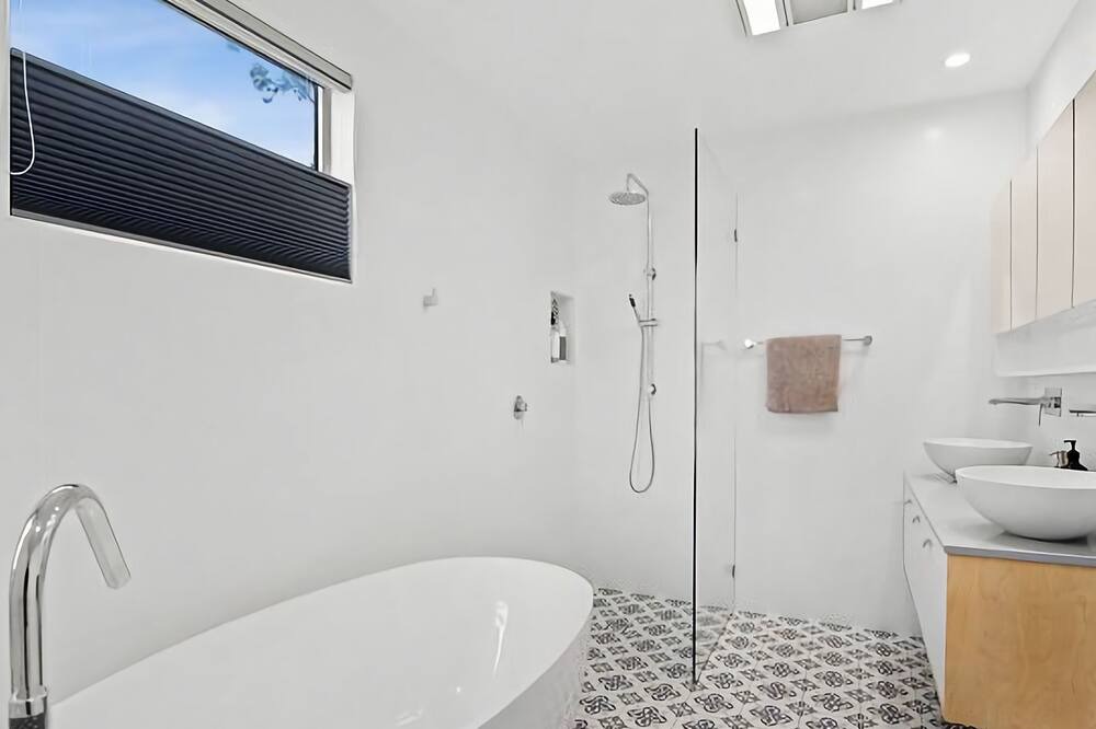 Photo of Bathroom in Denhams Beach