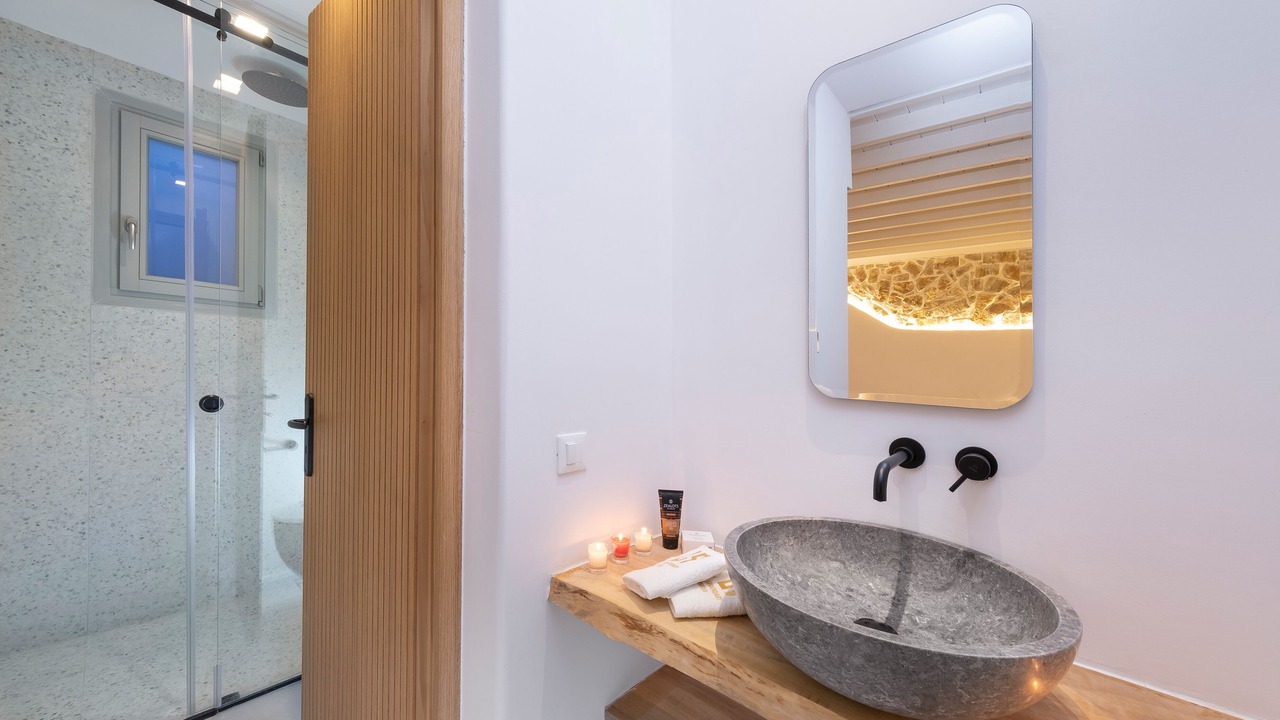 Photo of Bathroom in Plintri