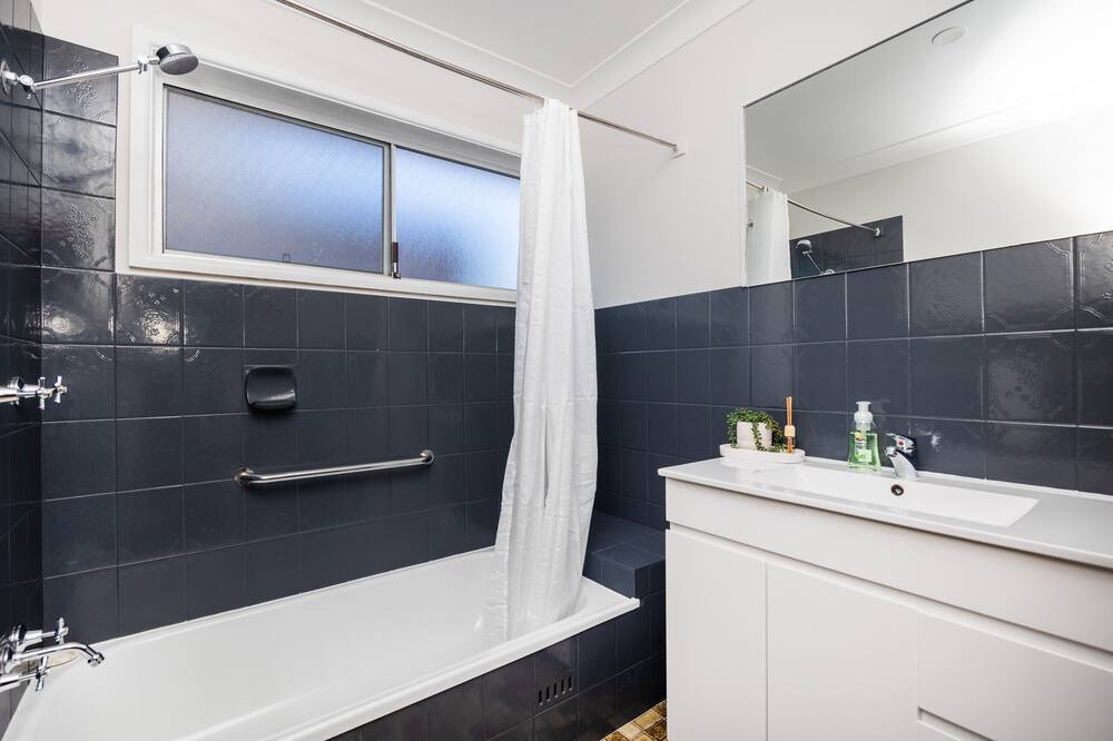 Photo of Bathroom in Dolphin Point
