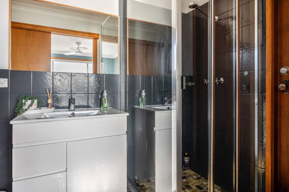 Photo of Bathroom in Dolphin Point