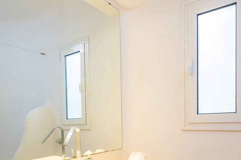 Photo of Bathroom in Paradise