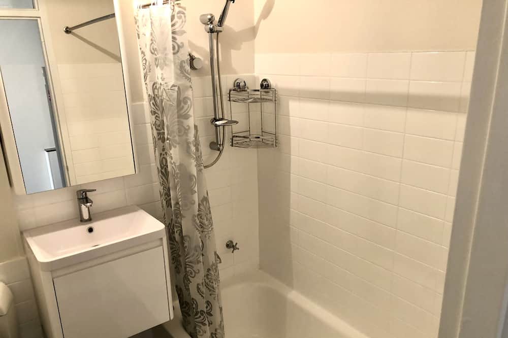 Photo of Bathroom in Elizabeth Bay