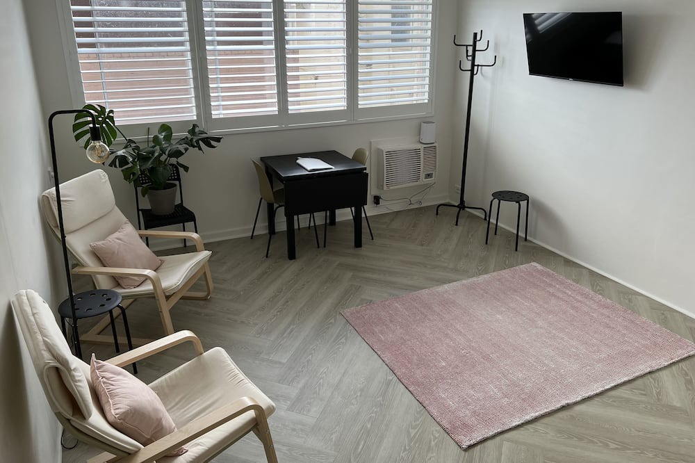 Photo of Livingroom in Elizabeth Bay