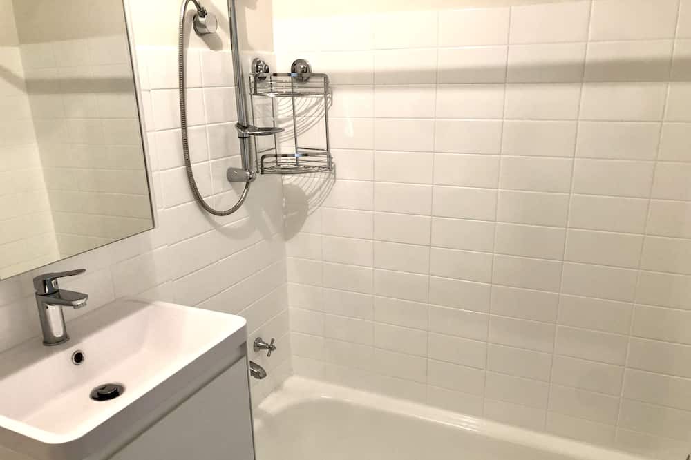 Photo of Bathroom in Elizabeth Bay