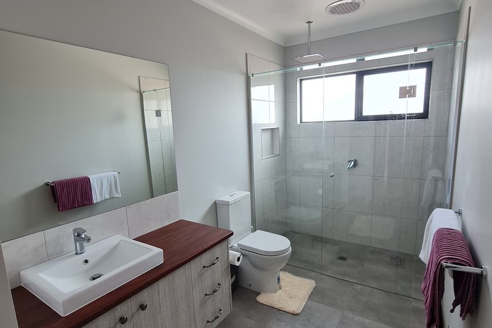 Photo of Bathroom in Paradise Beach