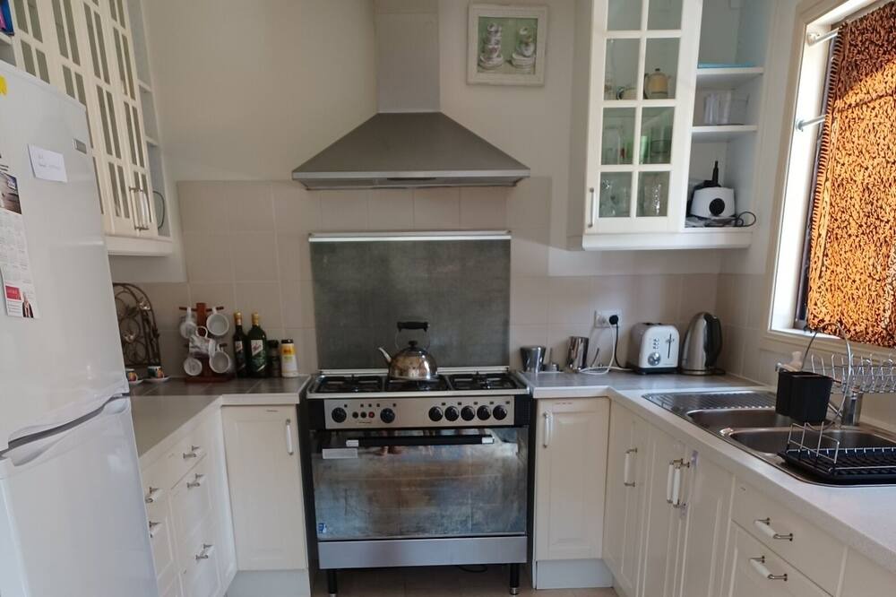 Photo of Kitchen in Batehaven