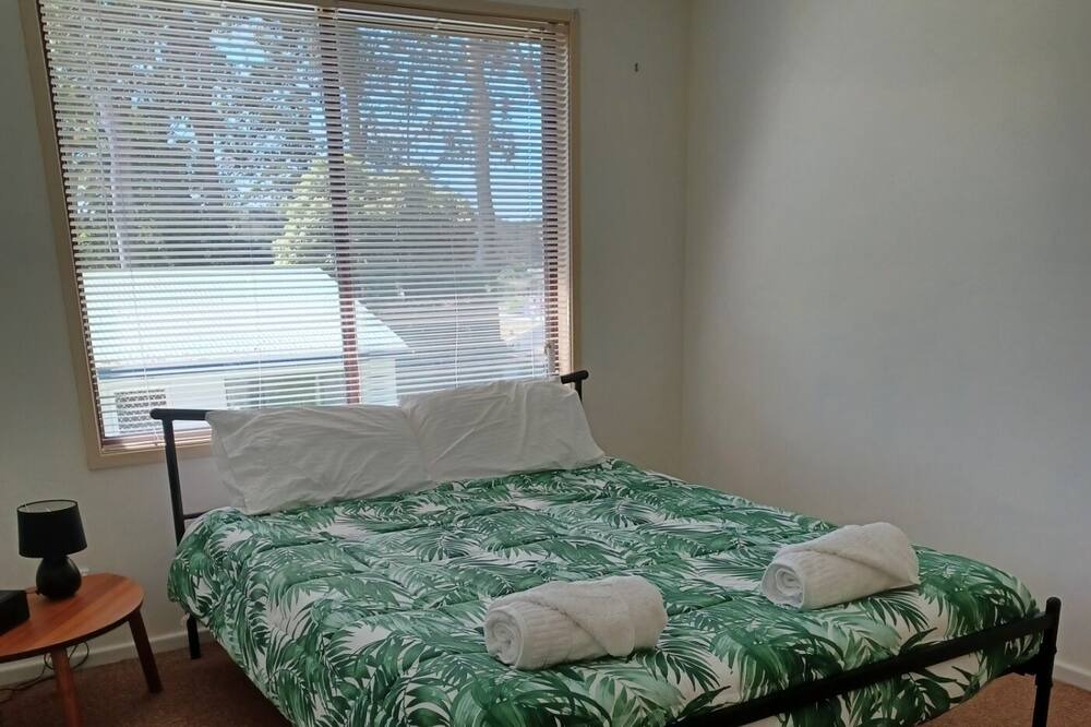 Photo of Bedroom in Batehaven