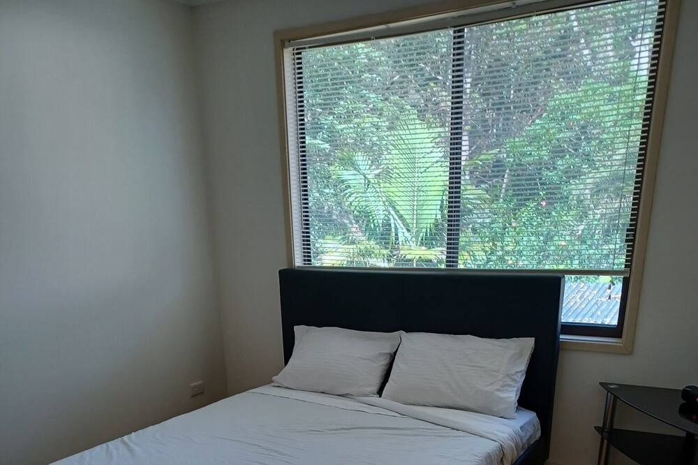 Photo of Bedroom in Batehaven
