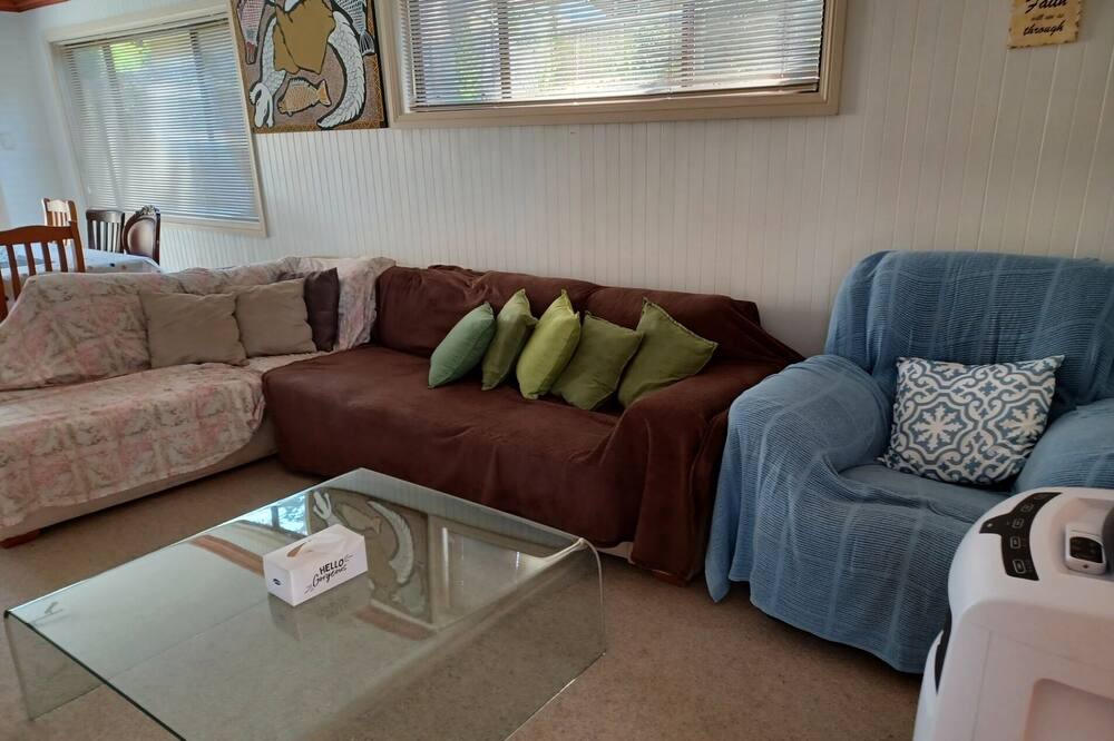 Photo of Livingroom in Batehaven