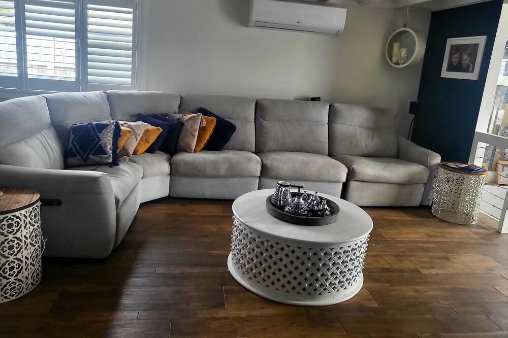 Photo of Livingroom in Bateau Bay