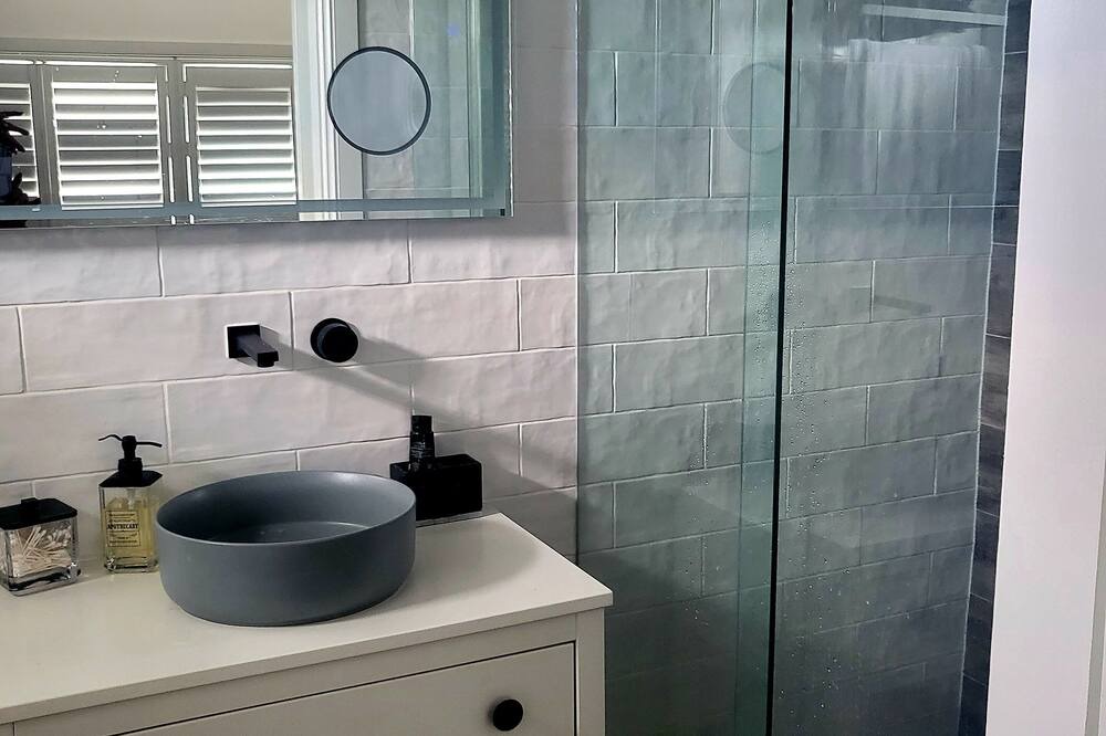 Photo of Bathroom in Bateau Bay