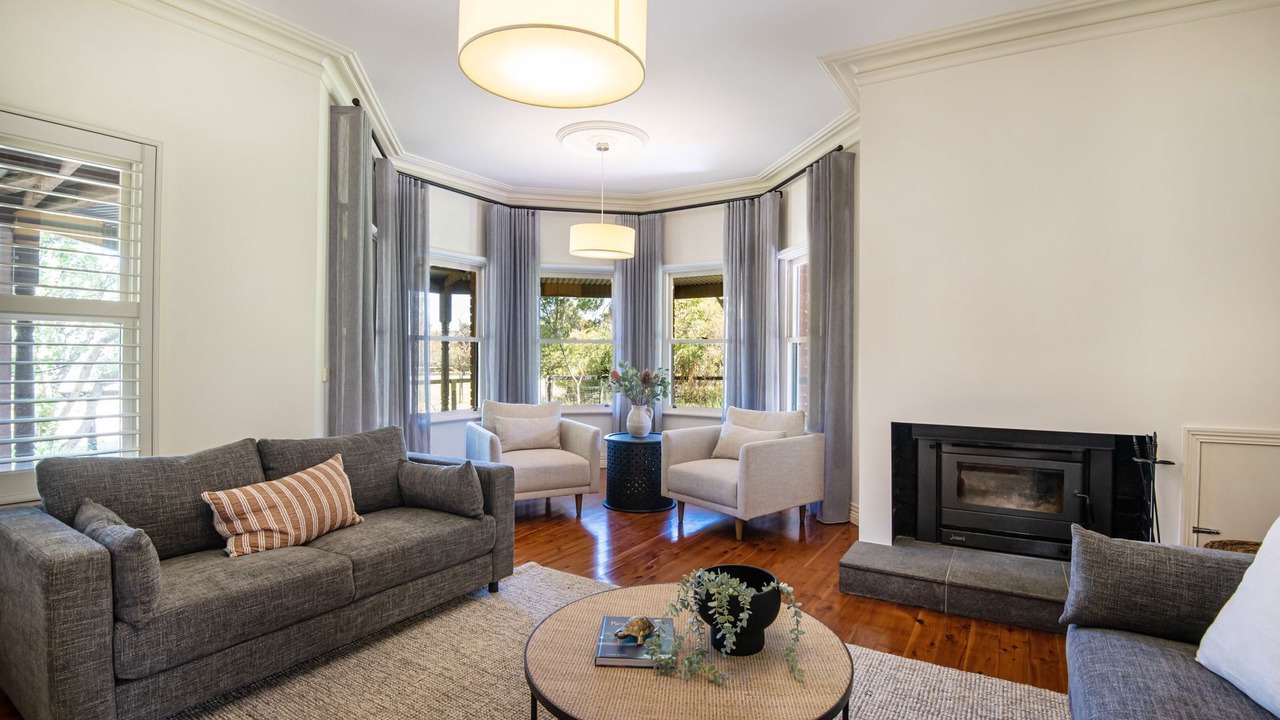 Photo of Livingroom in Somerville