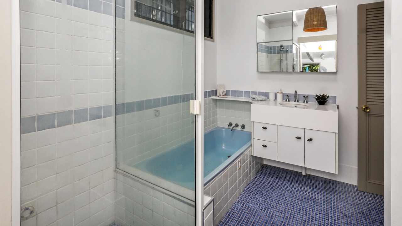 Photo of Bathroom in Holloways Beach