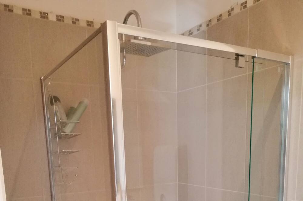 Photo of Bathroom in Clematis