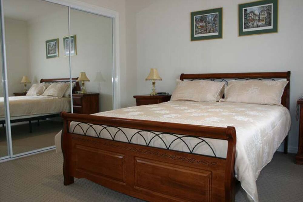 Photo of Bedroom in Delahey