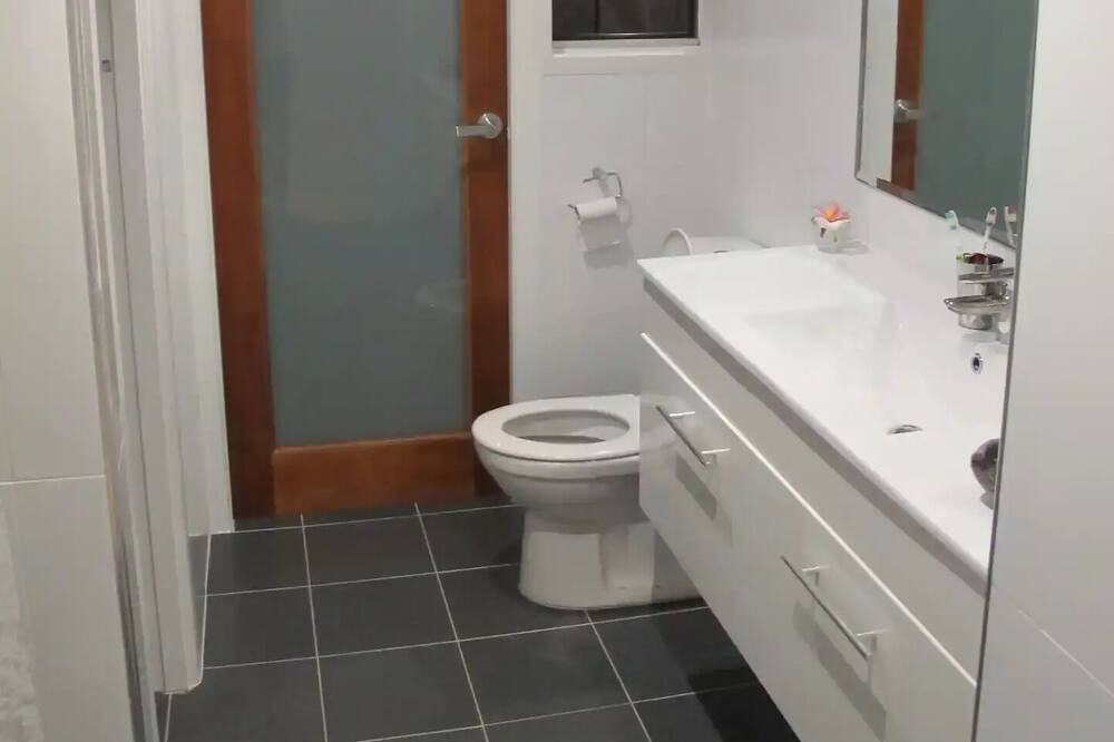 Photo of Bathroom in Currumbin