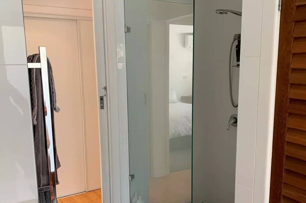 Photo of Bathroom in Currumbin