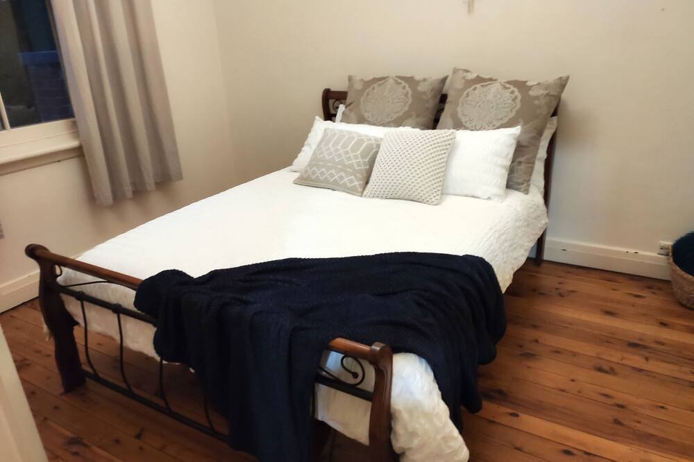 Photo of Bedroom in Turvey Park