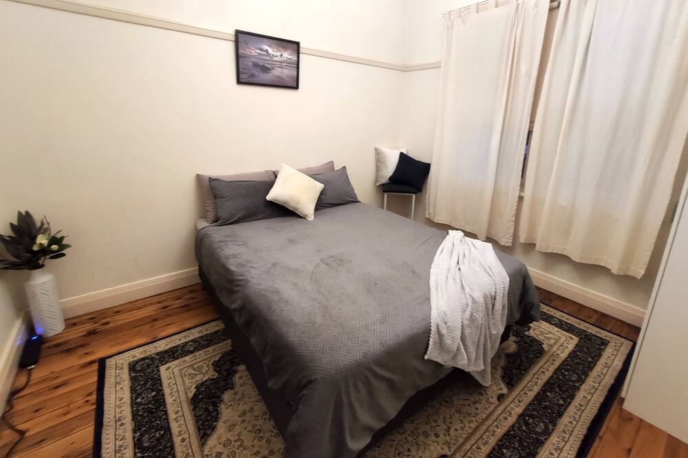Photo of Bedroom in Turvey Park