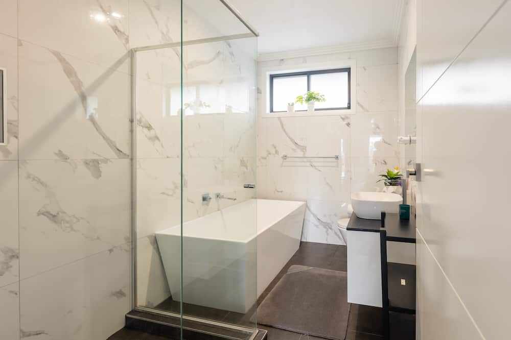 Photo of Bathroom in Edmondson Park