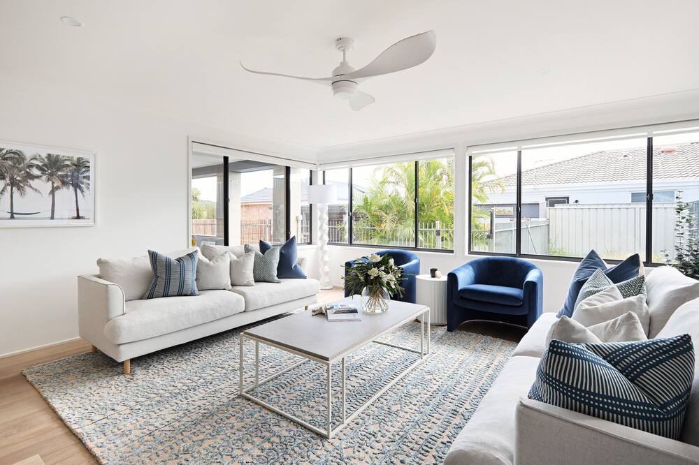 Photo of Livingroom in Forresters Beach