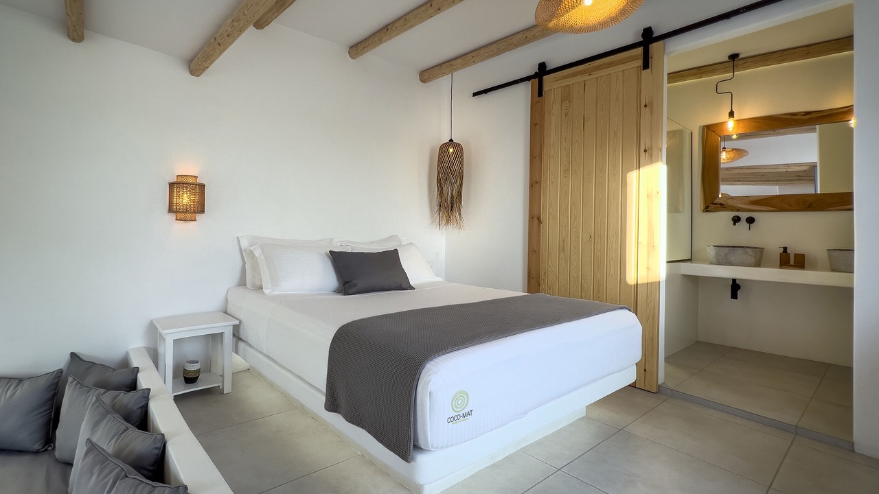 Photo of Others in Folegandros
