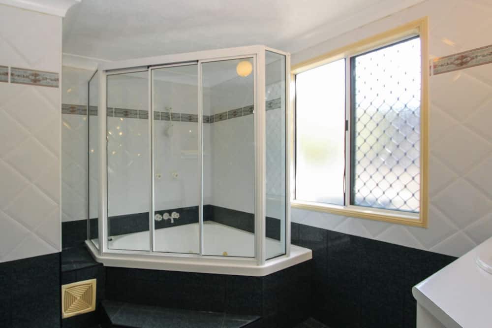 Photo of Bathroom in Arcadia